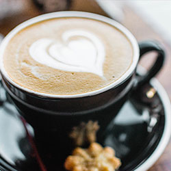 《吃瓜入口：这次没有用力过猛，可整条片段的表达都很满，真正耐看的不是冲突，而是它怎么一点点把气氛推上去》